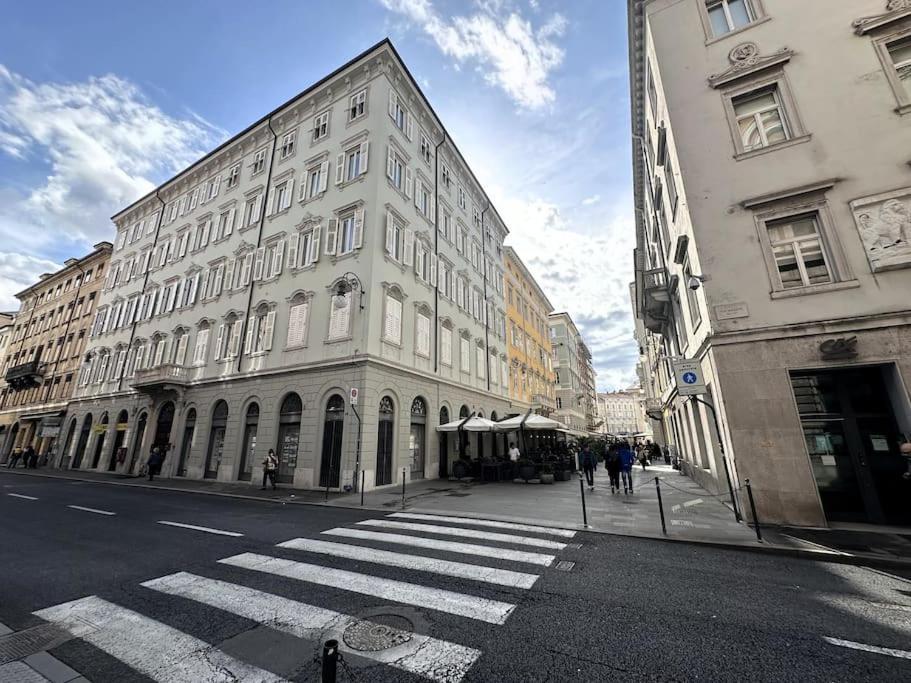 Apartment Mazzini Suits Triest